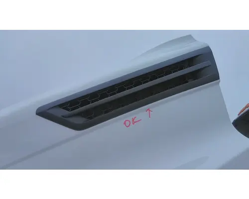 FREIGHTLINER CASCADIA 126 AIR INTAKE LOUVERCOVER