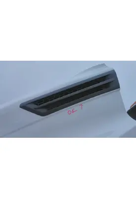 FREIGHTLINER CASCADIA 126 AIR INTAKE LOUVER/COVER