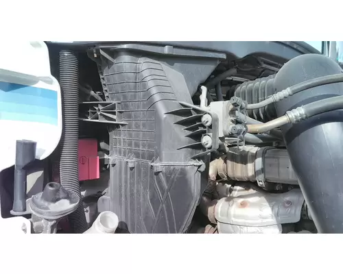 FREIGHTLINER CASCADIA 126 AIR INTAKE