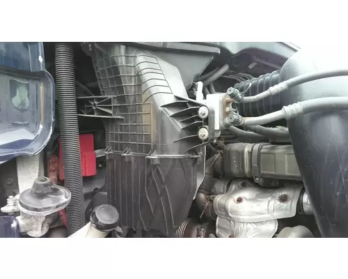 FREIGHTLINER CASCADIA 126 AIR INTAKE