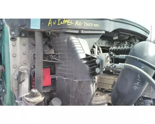 FREIGHTLINER CASCADIA 126 AIR INTAKE