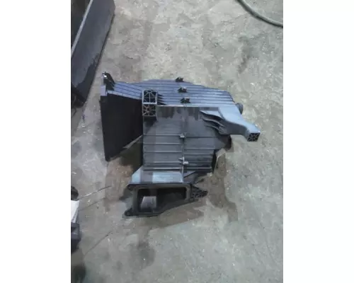 FREIGHTLINER CASCADIA 126 AIR INTAKE