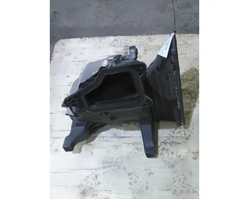 FREIGHTLINER CASCADIA 126 AIR INTAKE