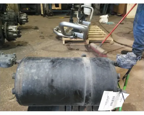 FREIGHTLINER CASCADIA 126 AIR TANK