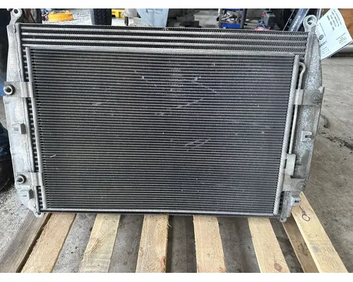 FREIGHTLINER CASCADIA 126 Air Conditioner Condenser