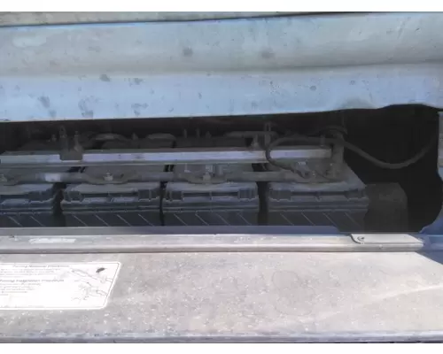 FREIGHTLINER CASCADIA 126 BATTERY BOX