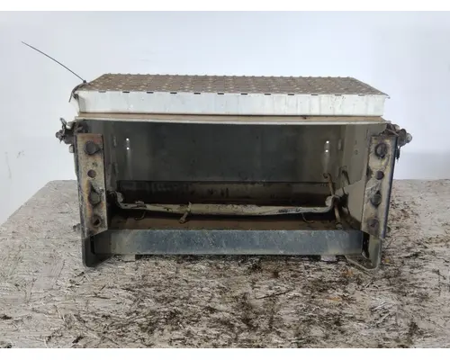 FREIGHTLINER CASCADIA 126 BATTERY BOX