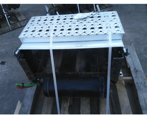 FREIGHTLINER CASCADIA 126 BATTERY BOX