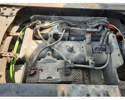 FREIGHTLINER CASCADIA 126 BATTERY BOX