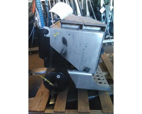 FREIGHTLINER CASCADIA 126 BATTERY BOX