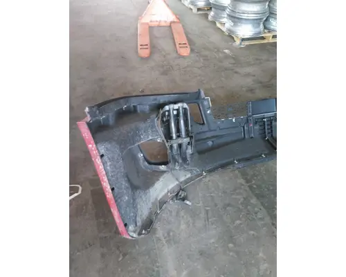 FREIGHTLINER CASCADIA 126 BUMPER ASSEMBLY, FRONT