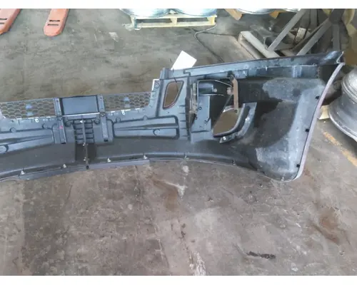 FREIGHTLINER CASCADIA 126 BUMPER ASSEMBLY, FRONT