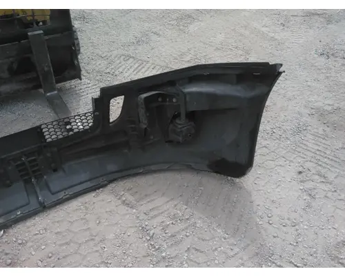 FREIGHTLINER CASCADIA 126 BUMPER ASSEMBLY, FRONT