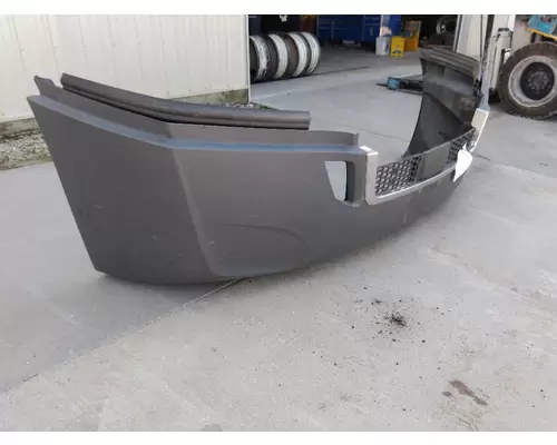 FREIGHTLINER CASCADIA 126 BUMPER ASSEMBLY, FRONT