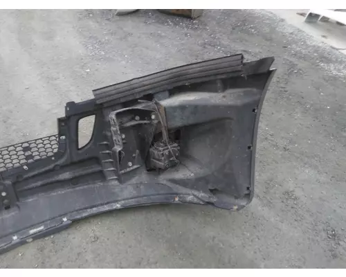 FREIGHTLINER CASCADIA 126 BUMPER ASSEMBLY, FRONT