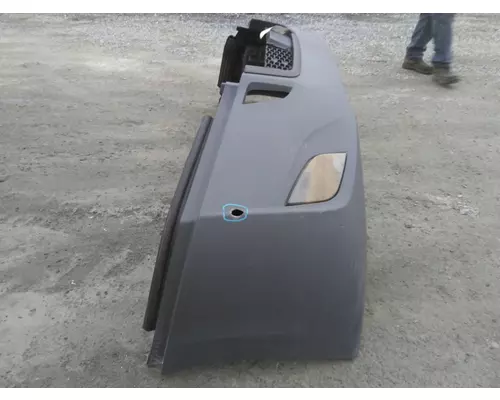 FREIGHTLINER CASCADIA 126 BUMPER ASSEMBLY, FRONT