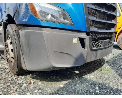 FREIGHTLINER CASCADIA 126 BUMPER ASSEMBLY, FRONT