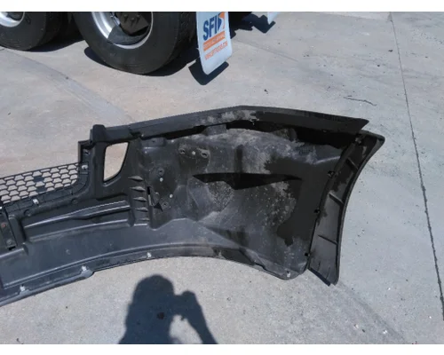 FREIGHTLINER CASCADIA 126 BUMPER ASSEMBLY, FRONT