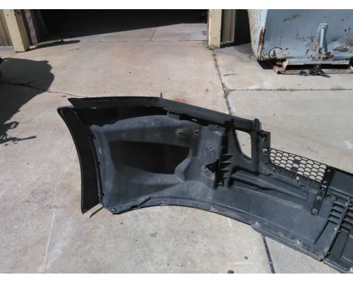 FREIGHTLINER CASCADIA 126 BUMPER ASSEMBLY, FRONT