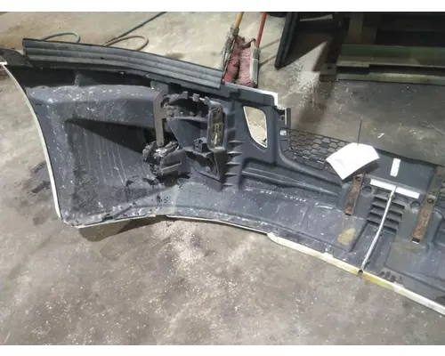 FREIGHTLINER CASCADIA 126 BUMPER ASSEMBLY, FRONT