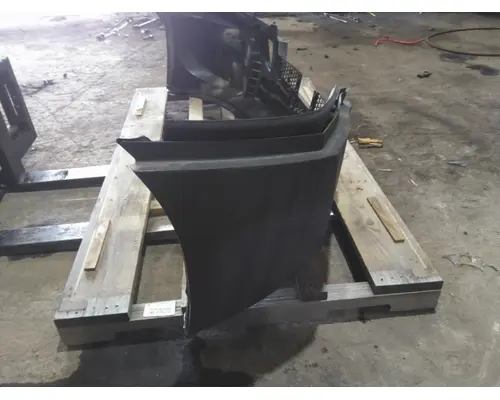 FREIGHTLINER CASCADIA 126 BUMPER ASSEMBLY, FRONT