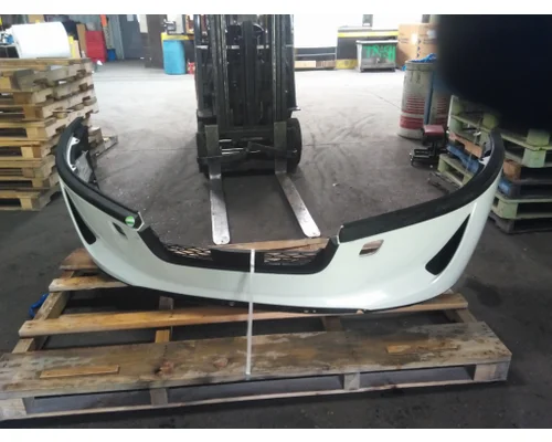 FREIGHTLINER CASCADIA 126 BUMPER ASSEMBLY, FRONT
