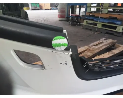 FREIGHTLINER CASCADIA 126 BUMPER ASSEMBLY, FRONT