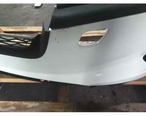 FREIGHTLINER CASCADIA 126 BUMPER ASSEMBLY, FRONT