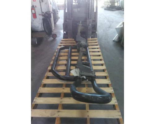 FREIGHTLINER CASCADIA 126 BUMPER BRUSH GUARD