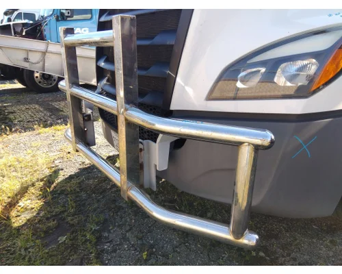 FREIGHTLINER CASCADIA 126 BUMPER BRUSH GUARD