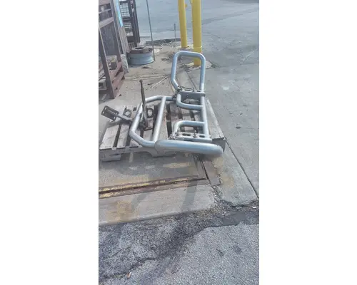 FREIGHTLINER CASCADIA 126 BUMPER BRUSH GUARD