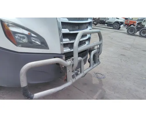 FREIGHTLINER CASCADIA 126 BUMPER BRUSH GUARD