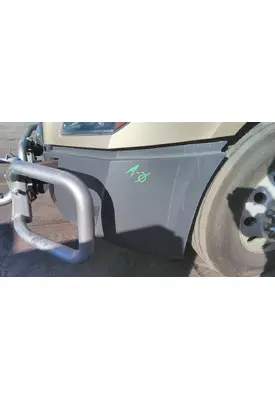 FREIGHTLINER CASCADIA 126 BUMPER END