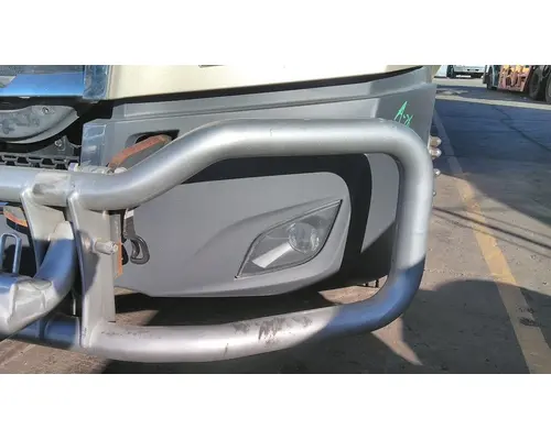 FREIGHTLINER CASCADIA 126 BUMPER END