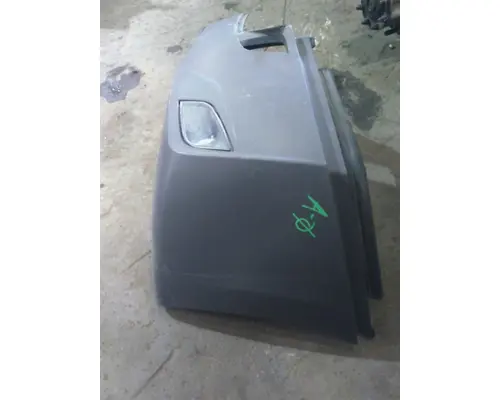 FREIGHTLINER CASCADIA 126 BUMPER END