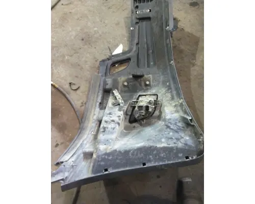 FREIGHTLINER CASCADIA 126 BUMPER END