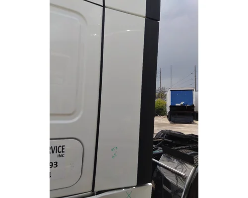 FREIGHTLINER CASCADIA 126 CAB EXTENSION