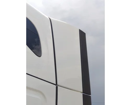 FREIGHTLINER CASCADIA 126 CAB EXTENSION