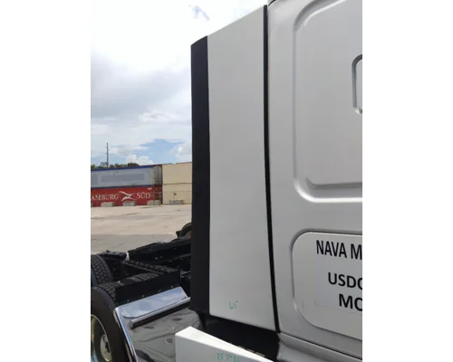FREIGHTLINER CASCADIA 126 CAB EXTENSION