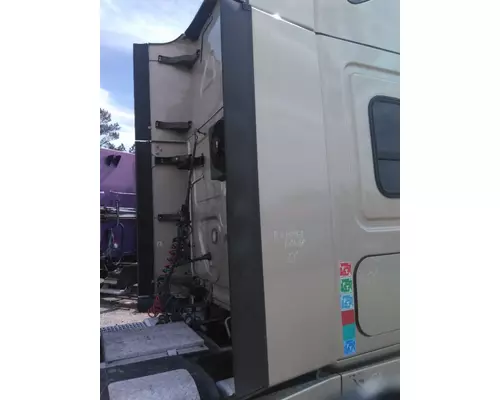 FREIGHTLINER CASCADIA 126 CAB EXTENSION