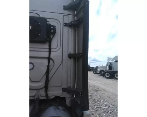 FREIGHTLINER CASCADIA 126 CAB EXTENSION