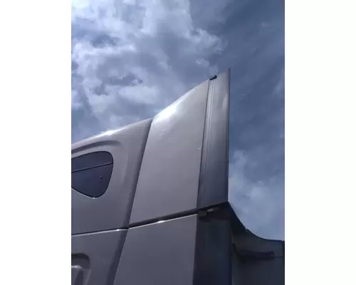 FREIGHTLINER CASCADIA 126 CAB EXTENSION