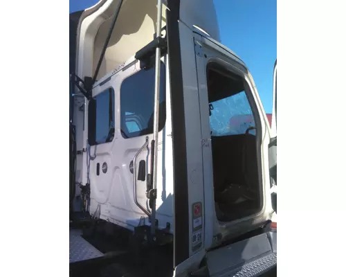 FREIGHTLINER CASCADIA 126 CAB EXTENSION