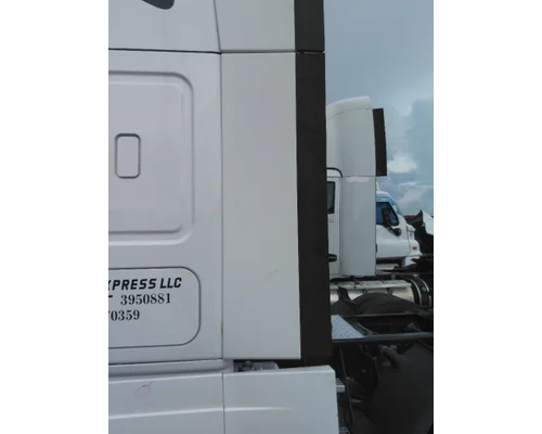 FREIGHTLINER CASCADIA 126 CAB EXTENSION