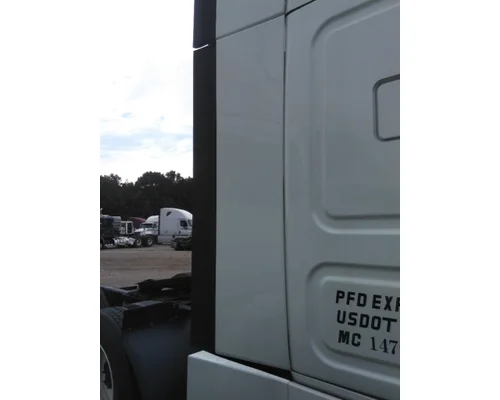 FREIGHTLINER CASCADIA 126 CAB EXTENSION