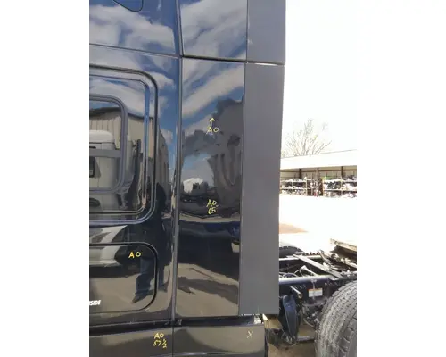 FREIGHTLINER CASCADIA 126 CAB EXTENSION