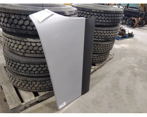 FREIGHTLINER CASCADIA 126 CAB EXTENSION