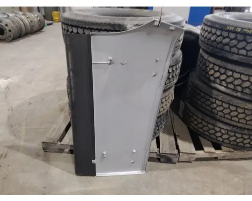 FREIGHTLINER CASCADIA 126 CAB EXTENSION