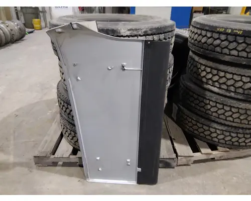 FREIGHTLINER CASCADIA 126 CAB EXTENSION