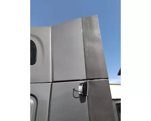 FREIGHTLINER CASCADIA 126 CAB EXTENSION